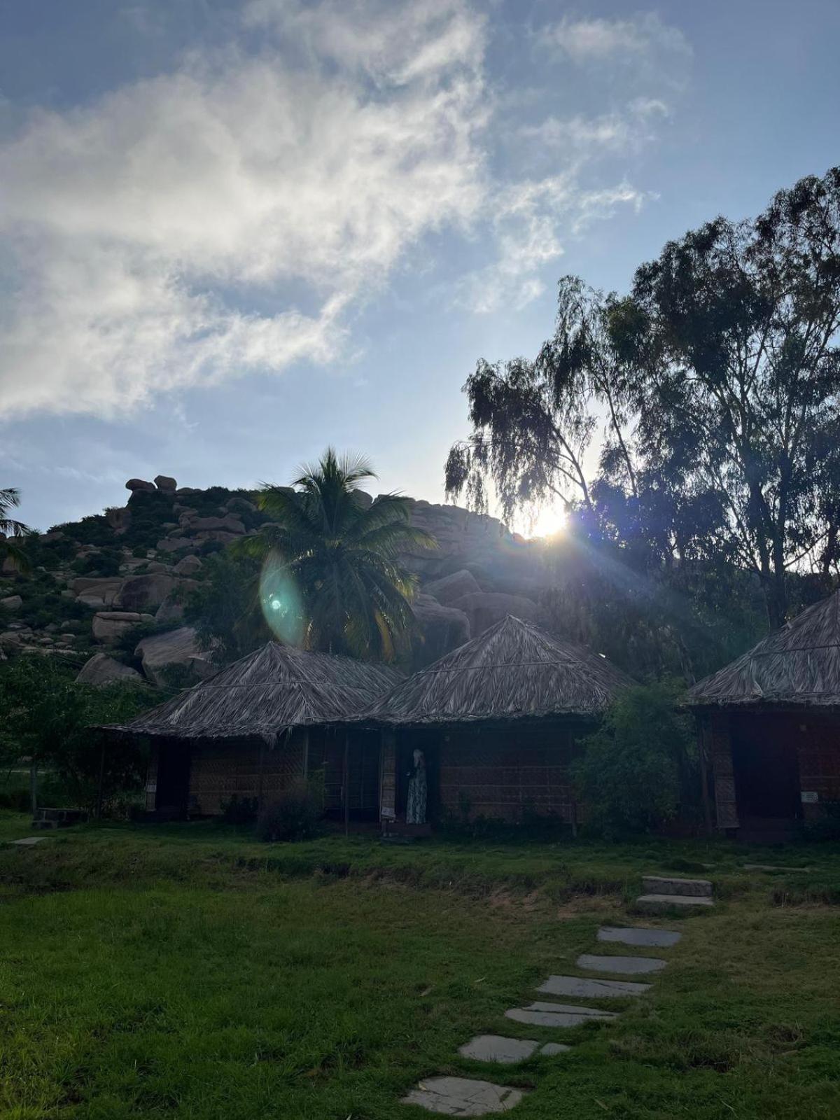 Banana Tree Home Stay Hampi Exterior photo