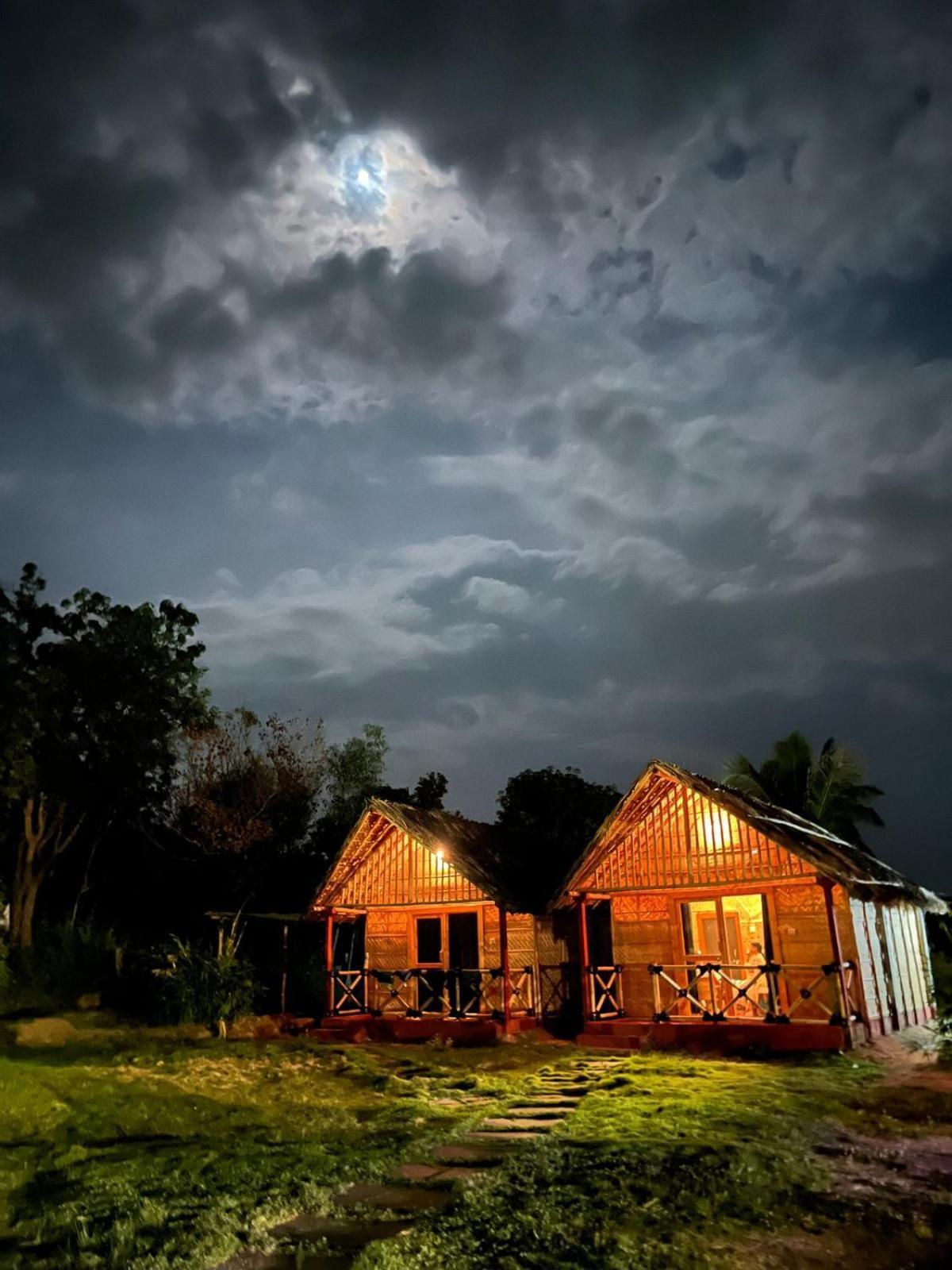 Banana Tree Home Stay Hampi Exterior photo